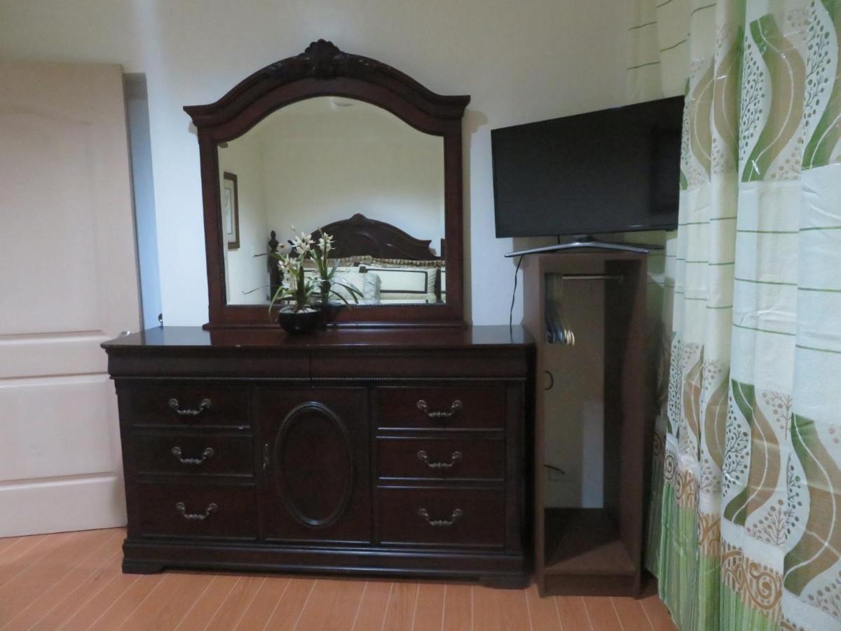 All Care Bed And Breakfast Tagaytay City Bagian luar foto