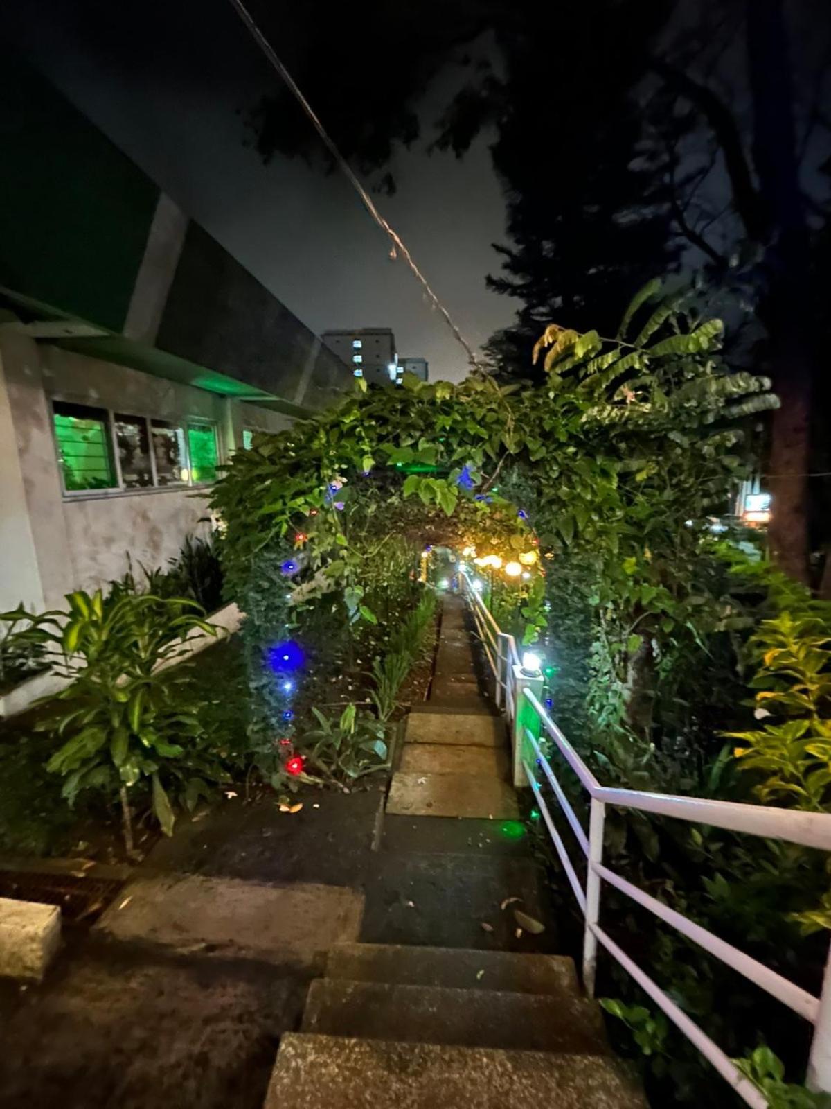 All Care Bed And Breakfast Tagaytay City Bagian luar foto